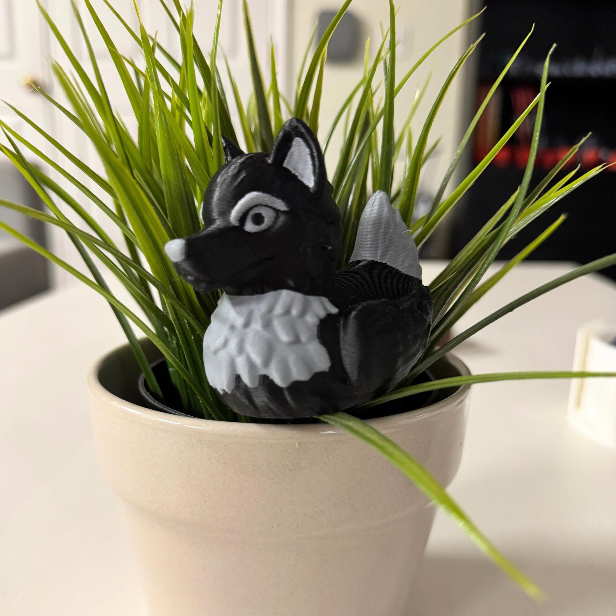 Black Wolf Duck Cruise Souvenir Hide Seek Treasure Hunt Vacation Gift Travel Adventure Keepsake Collectible Item 4x4 Dash Decoration