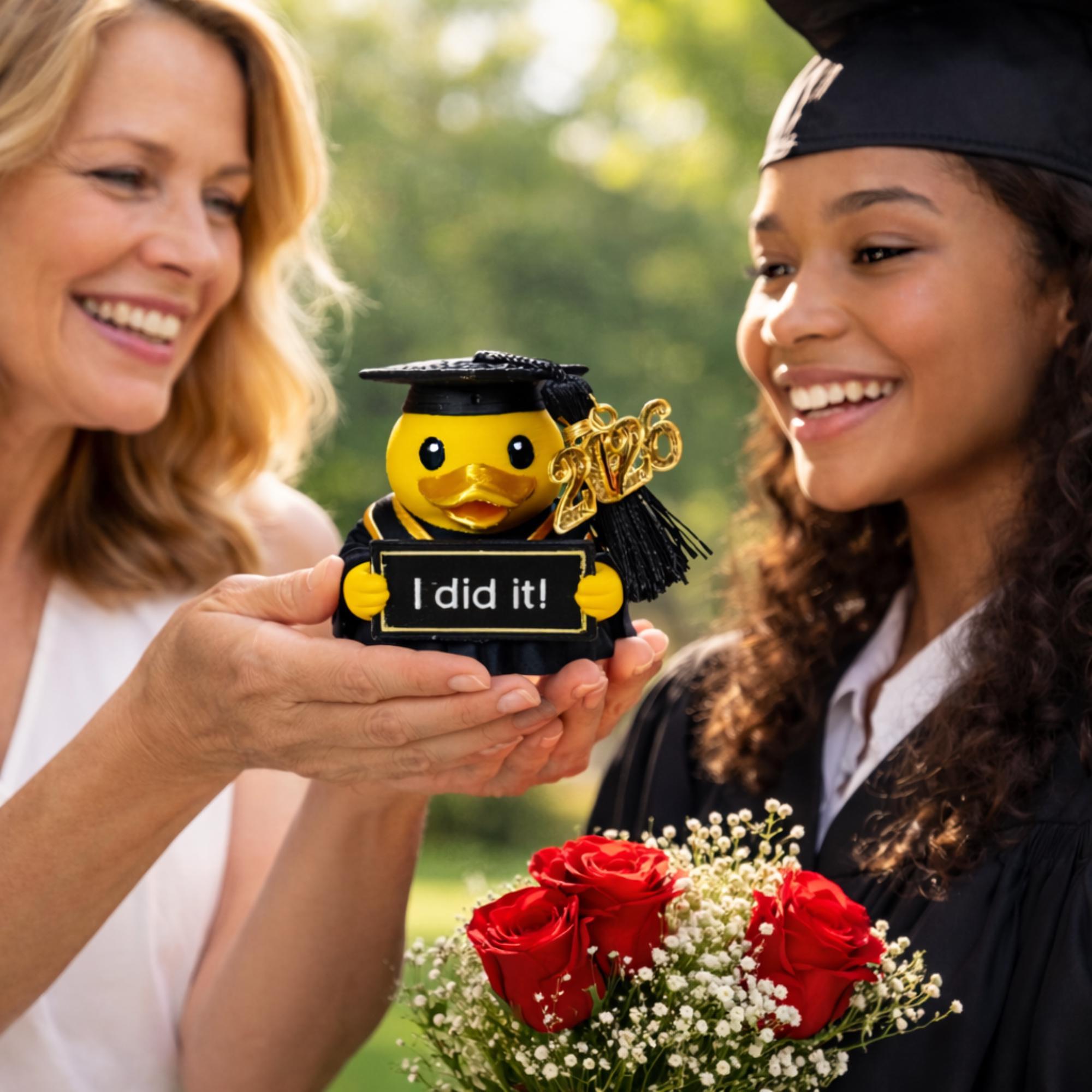 Custom Graduation Keepsake Personalized Duck Figurine College Graduate Gift Academic Success Celebration Rubber Duck Design Desk Ornament Class Of 2026 Present Commemorative Item Unique Party Favor Educational Achievement Gift Student
